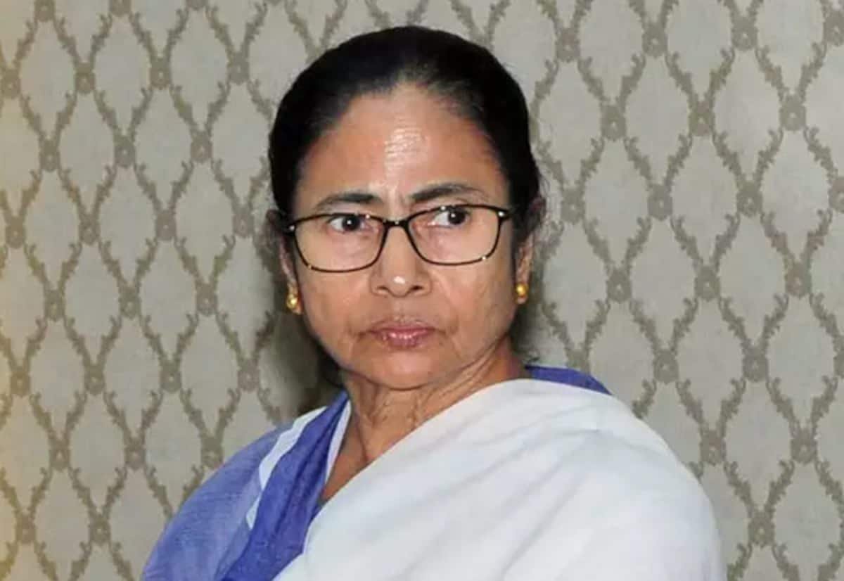 Supreme Court sets 4-month deadline on Trinamool name, symbol dispute