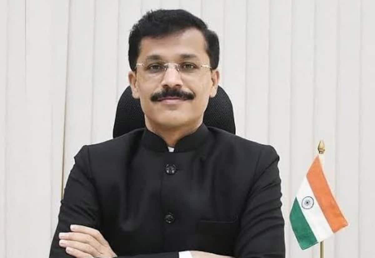 20 ஆண்டில் 25 முறை மாற்றம்; மும்பையில் உணவுப் பாதுகாப்பு ரெய்டுகளை தீவிரப்படுத்தும் துக்காராம் முண்டே