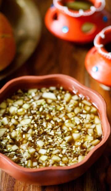 யுகாதி பச்சடி: வேம்பு, வெல்லம், மாங்காய் கலவையை இப்படிச் செய்யலாம்