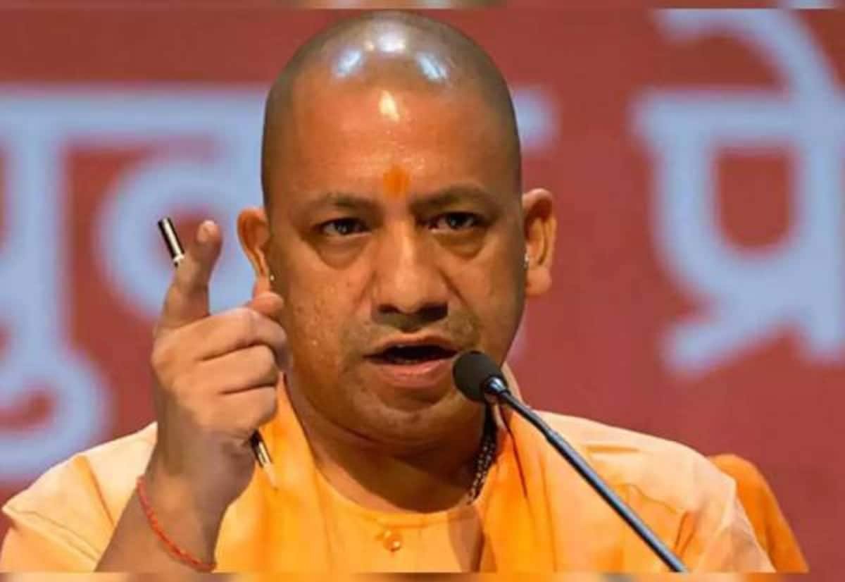 UP BJP ministers upset over IAS influence; Yogi faces balancing act
