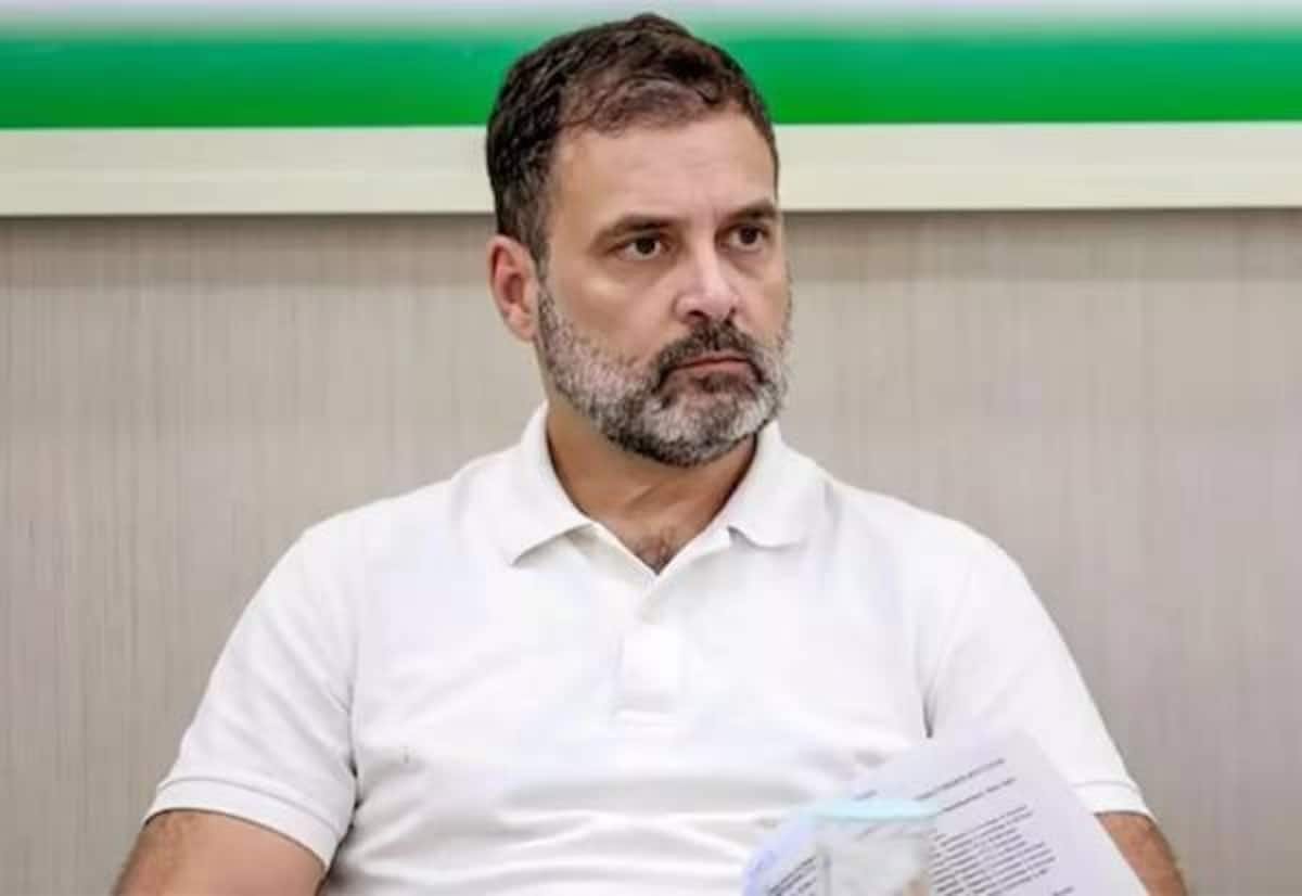 Varanasi police file case against Rahul, MPs over Parliament street play