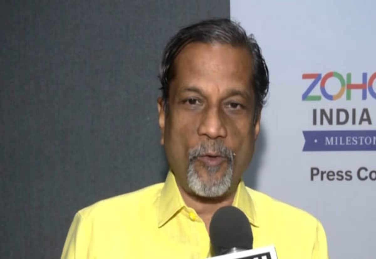 பொருளாதார வளர்ச்சி மாவட்டங்கள், கிராமங்களுக்கும் செல்ல வேண்டும்: ஸ்ரீதர் வேம்பு