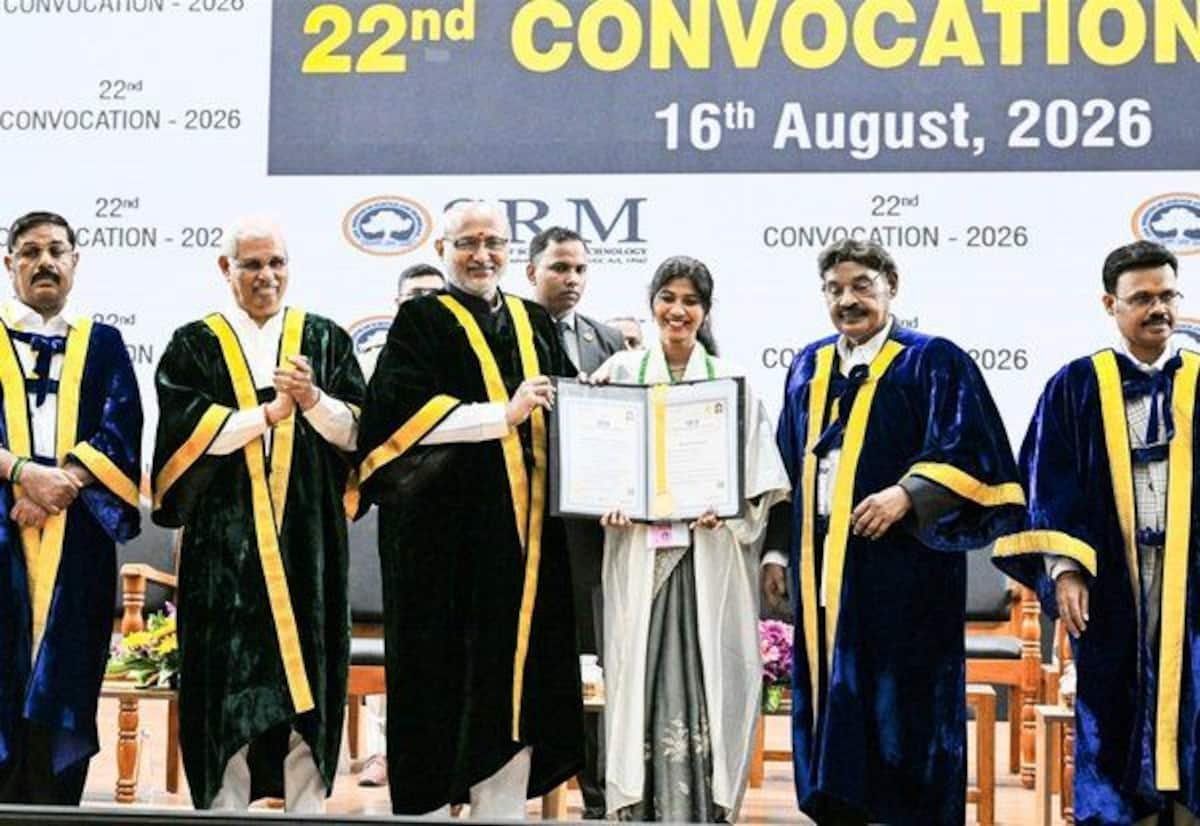 Learn something new every day, Vice President tells students in Chennai