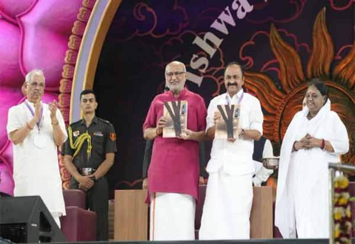 Vishwa Seva Divas at Amritapuri Math; VP C.P. Radhakrishnan attends