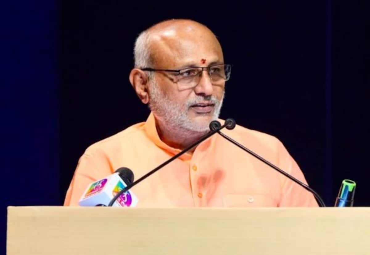 VP Radhakrishnan releases Ramagopalan book at Chennai event